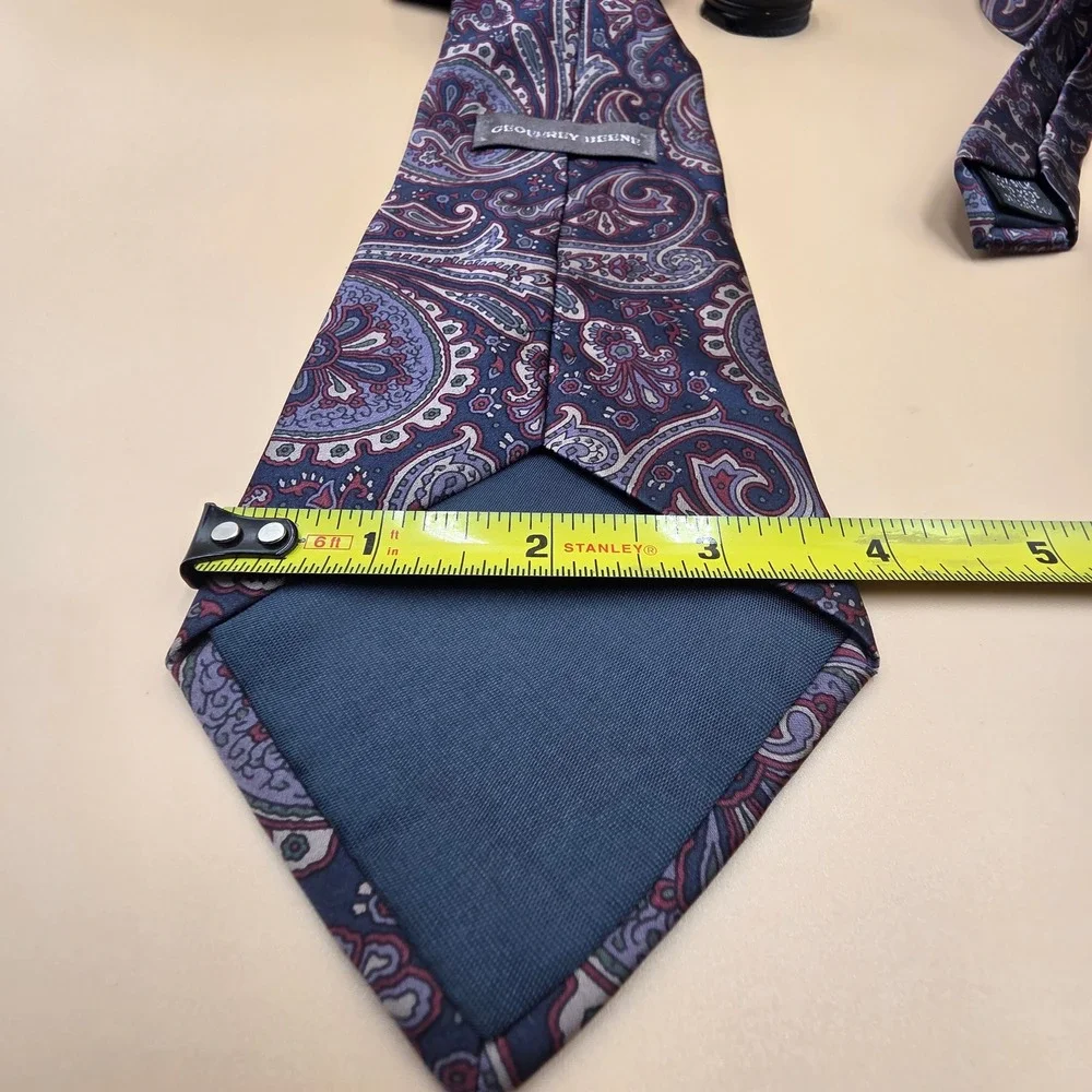 Geoffrey Beene Mens Silk Necktie Blue Burgundy Paisley Hand Made in Italy